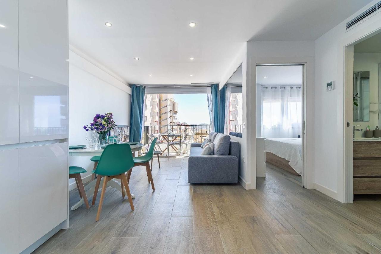 Fuengirola Primera línea de playa Puerto deportivo Exterior foto